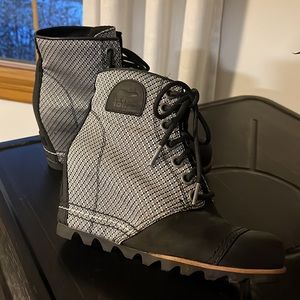 SOREL WEDGE water proof size 7